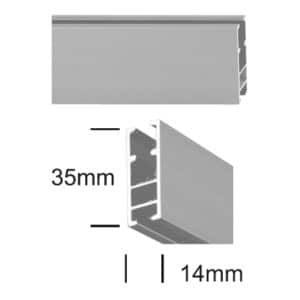 Profil (tyč s drážkou) v barvě satin stříbrná se používá pro sestavu garnýže Square.
